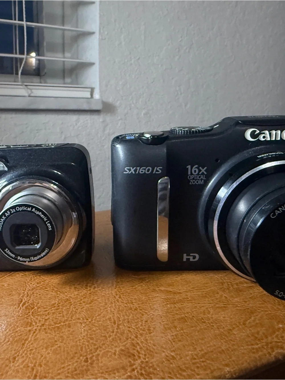 Canon Black SX160 IS 16x Optical Zoom Compact Camera